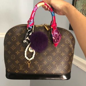 Authentic Alma PM Dyed Black